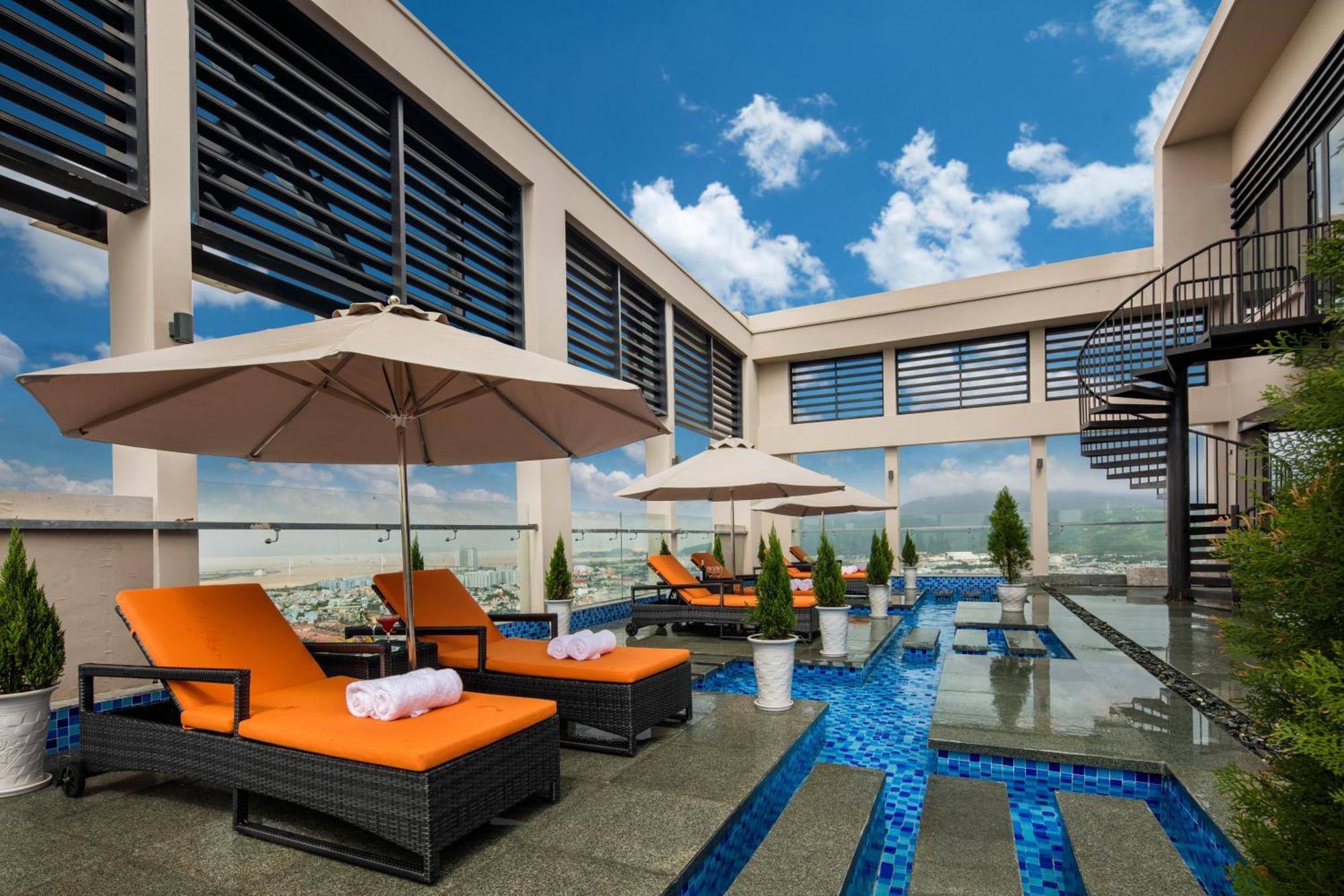 Luxury Beach Condo 5-Star, Rooftop Pool Da Nang Eksteriør bilde